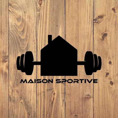 logo maison sportive sur fond de bois